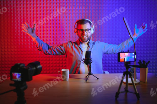 Preview: Young blogger with recording video