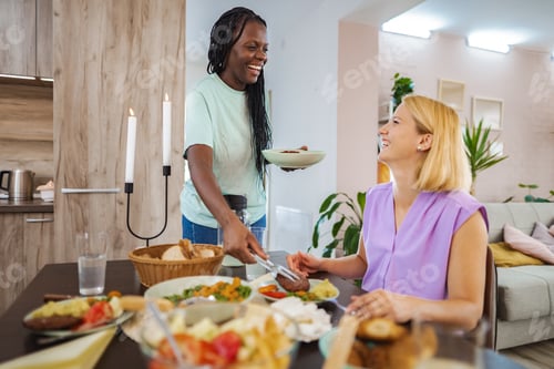 Preview: Cozy dining with friends brings joy