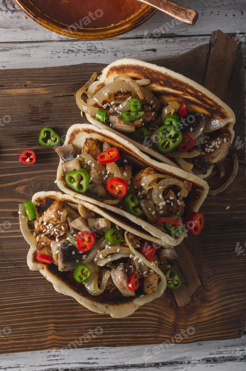 Preview: Homemade chicken pepper tacos