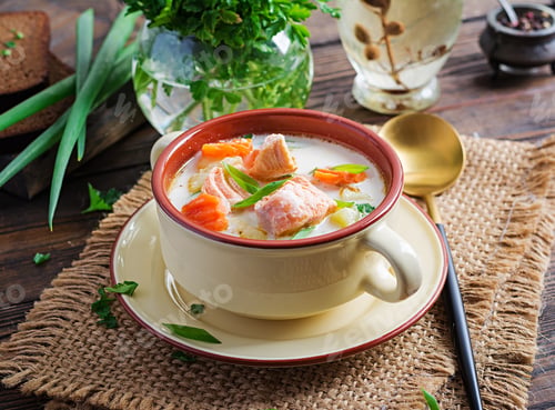 Preview: Creamy soup with salmon, potatoes, onions and carrots
