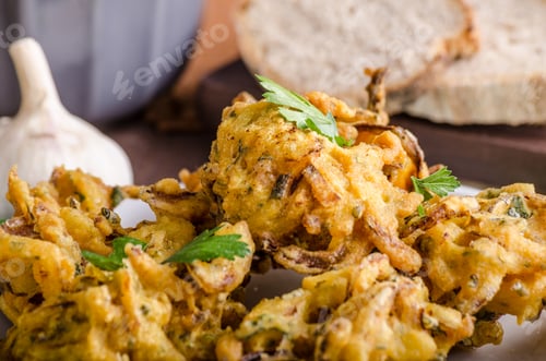 Preview: Crispy onion bhajis