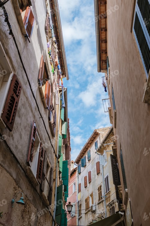 Preview: Exploring the narrow streets and colorful buildings of Rovinj, Croatia on a sunny day
