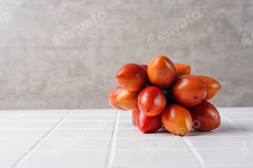 Preview: tamarillo fruit