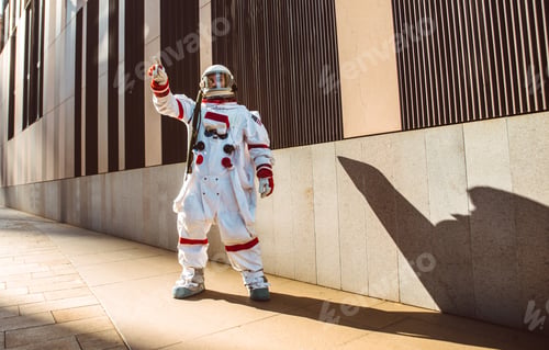 Preview: spaceman in a futuristic station
