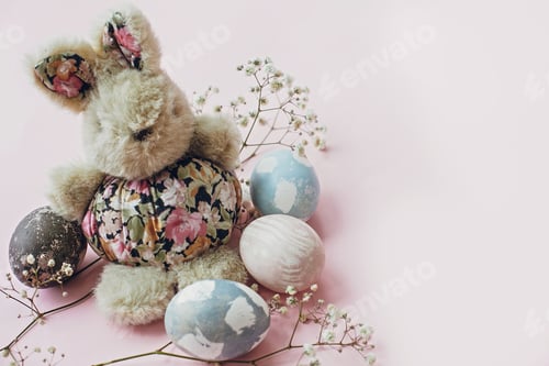 Preview: Modern natural dyed blue and marble easter eggs