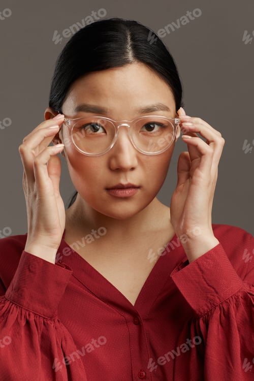 Preview: Beautiful Asian Woman Wearing Glasses