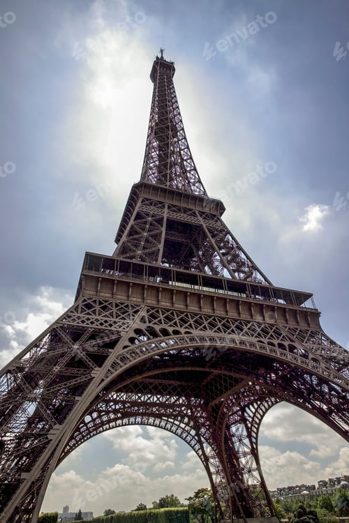 Preview: Low angle view of Eiffel Tower, Paris, France