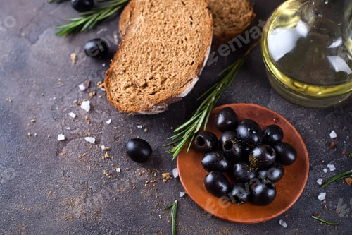 Preview: Fresh ciabatta with olive oil and olives