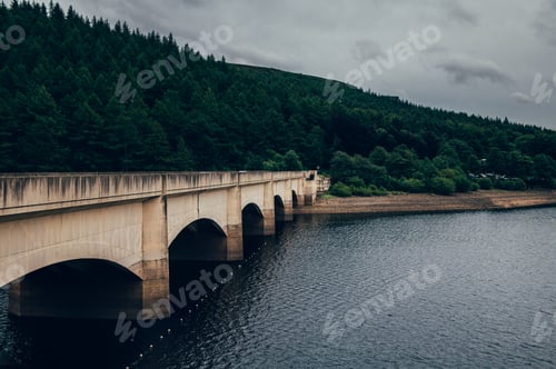 Preview: Ladybower Reservoir in Peak District National Park