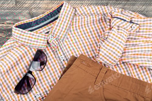 Preview: Casual Plaid Shirt with Chinos and Sunglasses