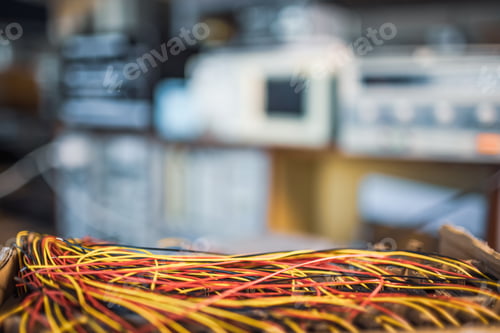 Preview: Bundle of cut thin wires with color connections