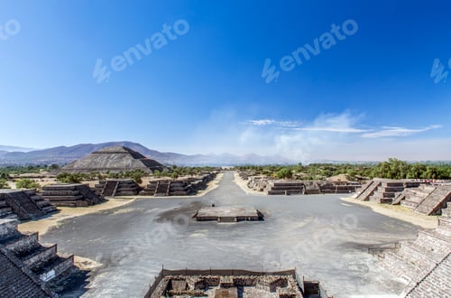 Preview: Pyramid ruins under blue sky, San Juan Teotihuacan, State of Mexico, Mexico