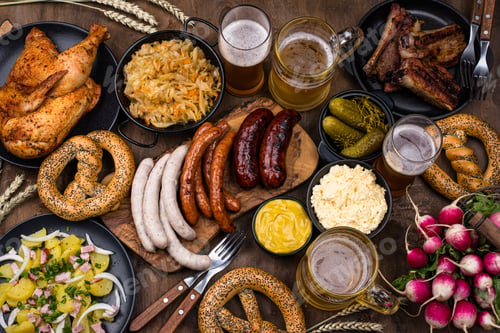 Preview: Oktoberfest dishes with beer, pretzel and sausage