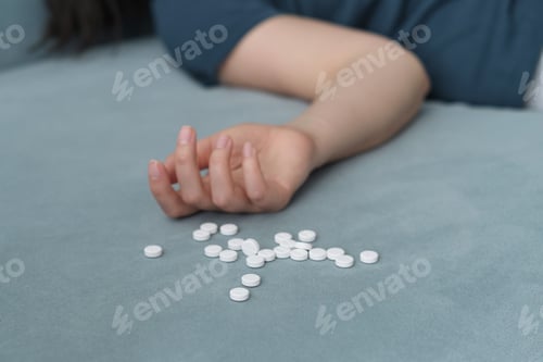 Visualização: Pílulas de overdose e histórico do conceito de viciado.