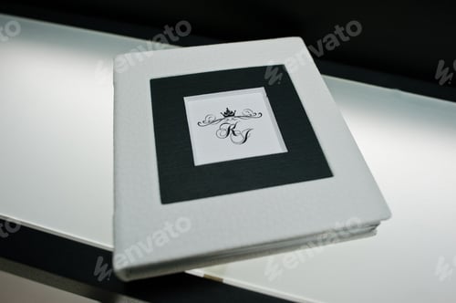 Preview: CD or flash box