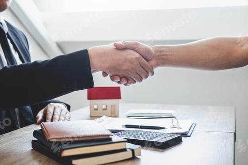 Preview: Finishing to successful deal of real estate