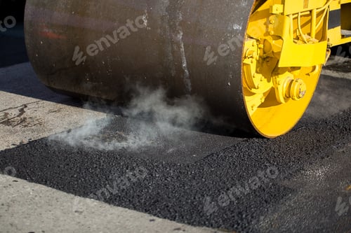 Preview: Road roller compacting asphalt
