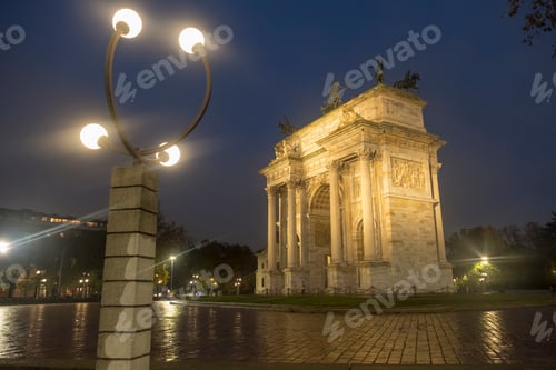 Preview: Milan: Arco della Pace at evening
