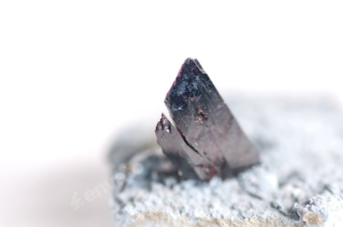 Preview: neptunite, natrolite on crossite