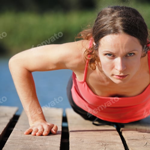 Preview: Woman doing push-ups