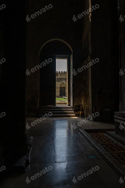 Preview: Open door in the temple
