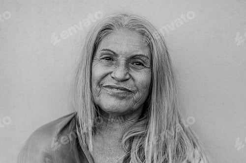 Preview: Striking Portrait of a Senior Woman with Gray Hair