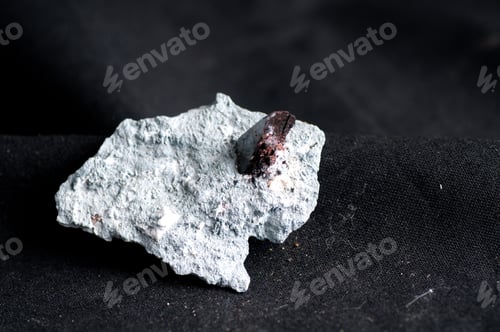 Preview: neptunite, natrolite on crossite