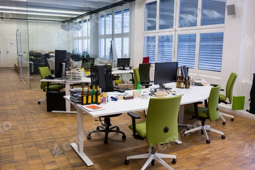 Preview: Empty work desk