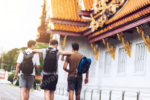 Preview: Get lost. Tourist friends traveling and exploring city