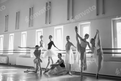 Preview: The Seven Ballerinas At Ballet Bar