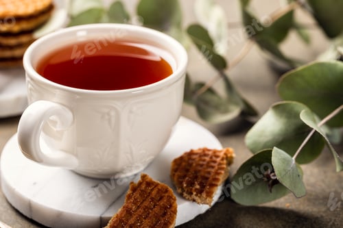 Preview: Warm Tea with Caramel Stroopwafels and Greenery