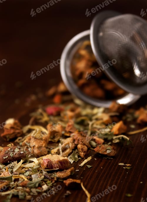 Preview: Tea leaves in infuser