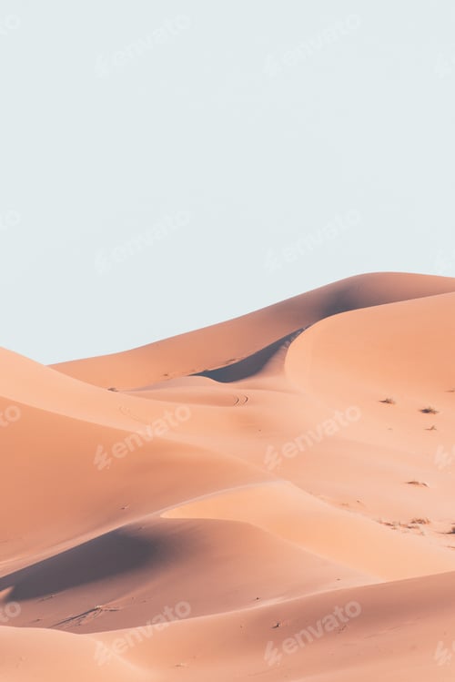 Preview: Beautiful sand dunes in Erg Chebbi desert, in Morocco, Africa