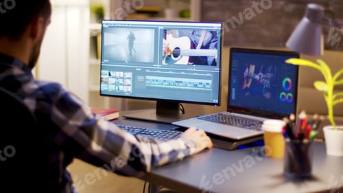 Preview: Content creator using modern software for video post production