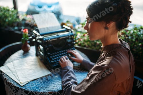 Preview: Portrait young lady retro style in cafe