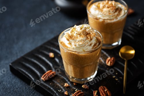 Preview: Autumn creamie drink in glasses