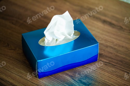 Preview: Box hygiene napkins on the brown desk