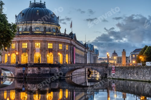 Preview: View of the Bode-Museum in Berlin at dawn