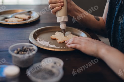 Preview: Decorating cookies for the holidays #debb_a/Christmas, #debb_a/food,