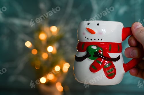 Preview: hot Christmas beverage in snowman shaped cups