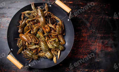 Preview: A pot of fresh crayfish.