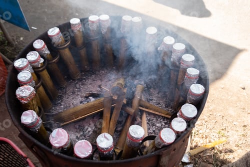 Preview: Taiwanese Snacks Of Rice Cooked In Bamboo Tubes