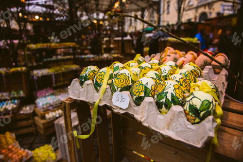 Preview: Decorated easter eggs for sale in street market
