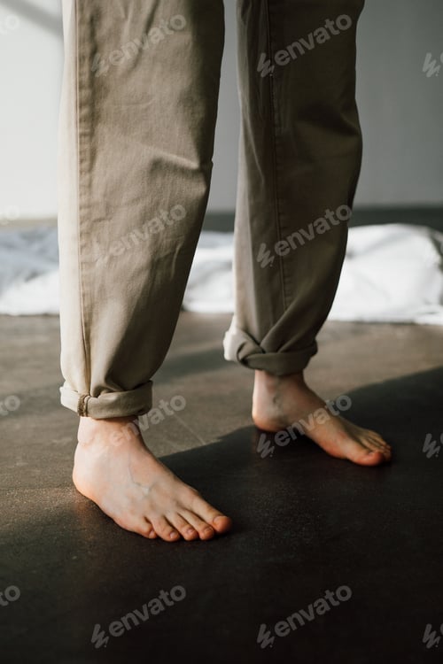 Preview: Woman legs in jeans