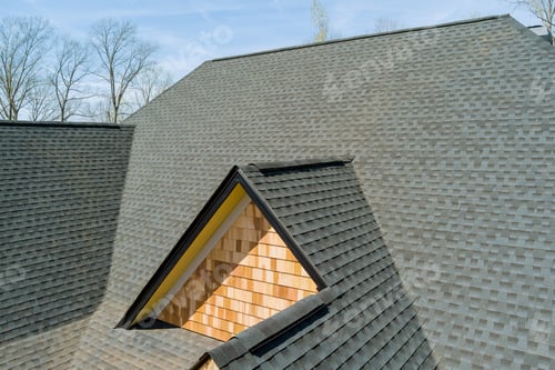 Preview: When installing top covering of asphalt shingles on a new house, the quality of roof work is