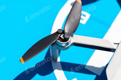 Preview: A close-up shot of the complex propellers and brushless motor of a drone