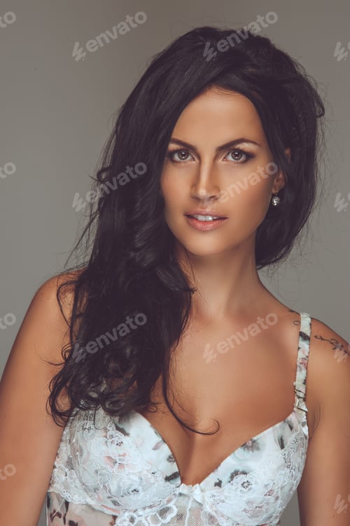 Preview: Brunette woman in underwear.