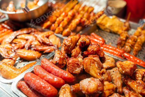 Preview: Grill Taiwan sausage in street market at Taiwan