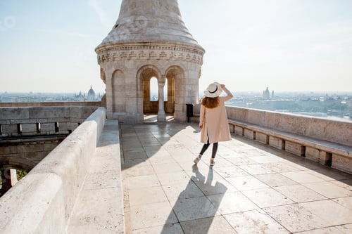 Preview: Woman traveling in Budapest