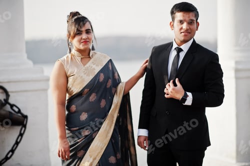 Preview: Elegant and fashionable indian friends couple